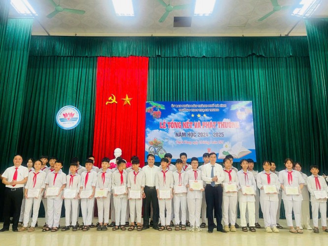 LỄ TỔNG KẾT VÀ PHÁT THƯỞNG NĂM HỌC 2024-2025