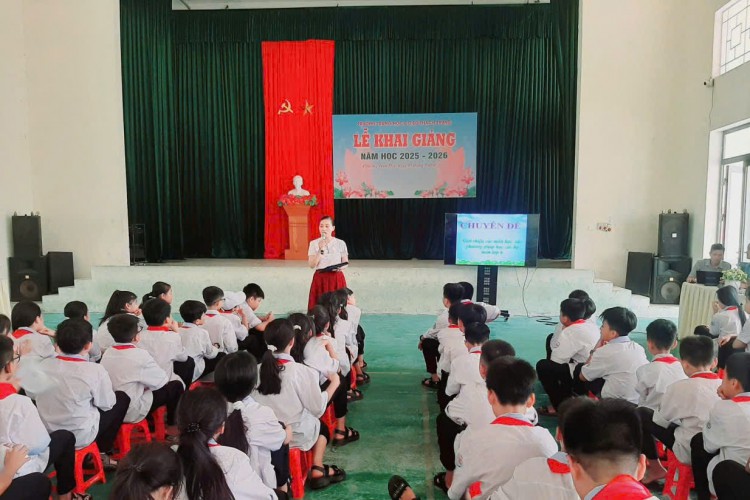 Chuyên đề: “ Giới thiệu các môn học và phương pháp học tập các bộ môn lớp 6”.