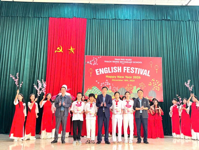 NGÀY HỘI TIẾNG ANH NĂM 2025 – CHÀO ĐÓN NĂM MỚI TẠI TRƯỜNG THCS THẠCH TRUNG