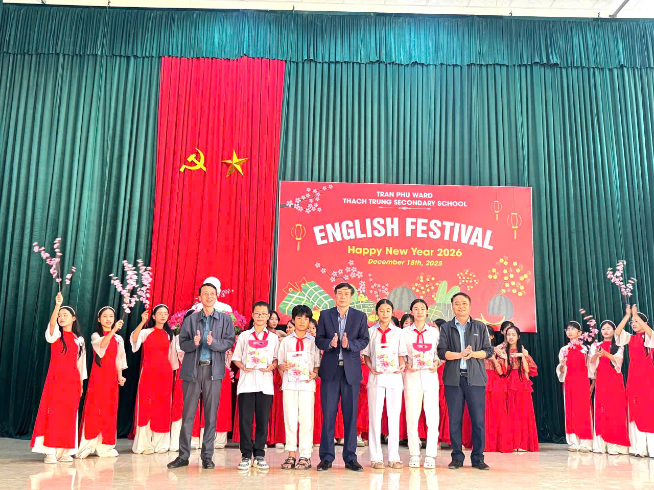 NGÀY HỘI TIẾNG ANH NĂM 2025 – CHÀO ĐÓN NĂM MỚI TẠI TRƯỜNG THCS THẠCH TRUNG